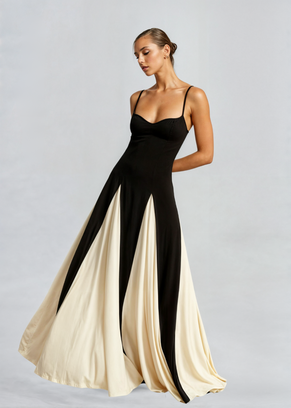 Preslee - Elegant Black White Sweetheart Maxi Dress